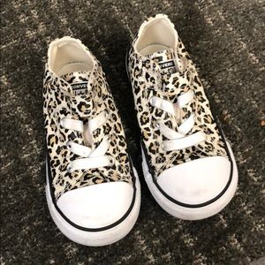 Toddler leopard Converse